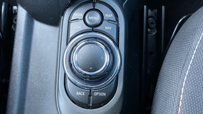 MINI Hatchback 1.5 Cooper Classic 3dr Petrol Hatchback